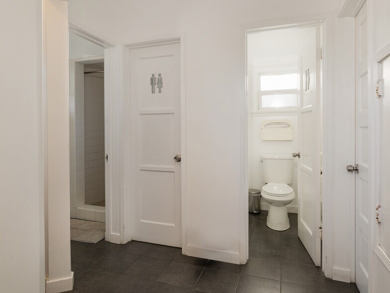 More Photos Of 221 Concord St, El Segundo Apartments For Sale