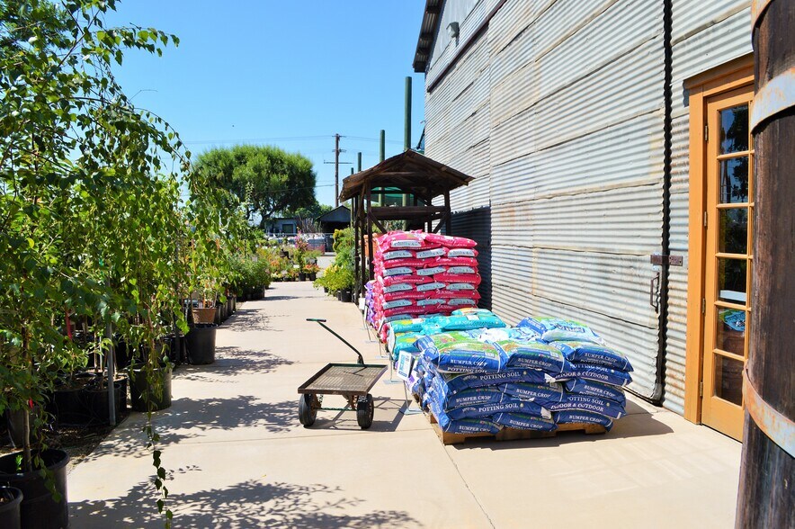 More Photos Of 2750 W Devonshire Ave, Hemet Freestanding For Sale