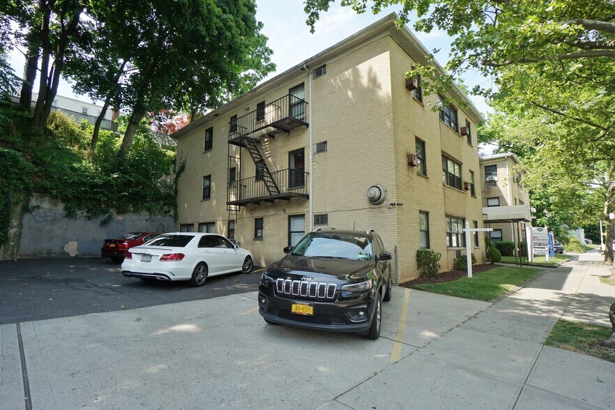 More Photos Of 2375 Richmond Rd, Staten Island Office Residential For Lease