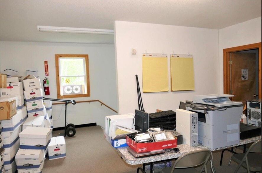 More Photos Of 25 Douglas Hwy, Lamoine Showroom For Sale