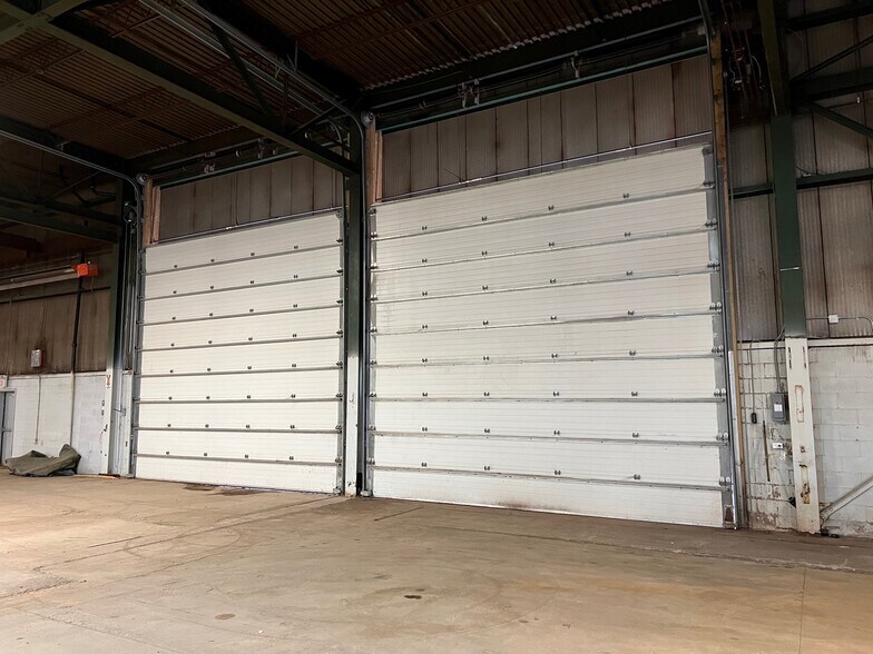 More Photos Of 1 Chandler Rd, Amherst Distribution For Sale