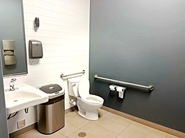 More Photos Of 885 Memorial Dr, Wood Buffalo Warehouse For Lease