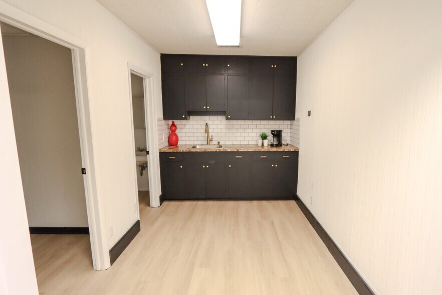 More Photos Of 1112-1128 Broadway St, Quincy Flex For Lease