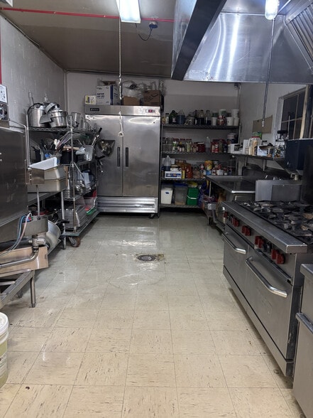 More Photos Of 5038-5044 Lewis Ave, Toledo Freestanding For Sale