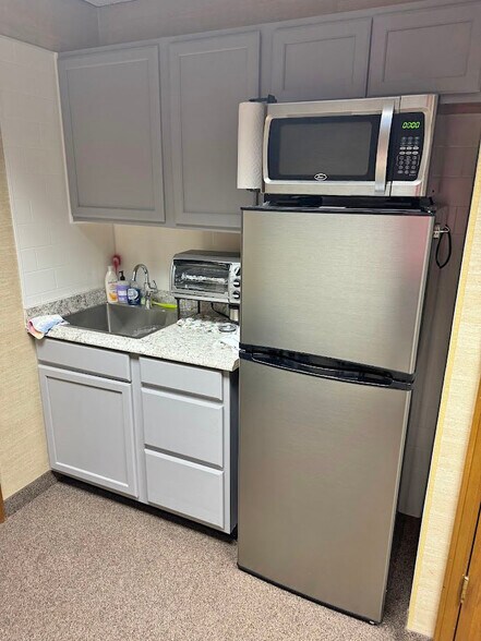 More Photos Of 38851-38855 Harper Ave, Clinton Township Loft Creative Space For Lease