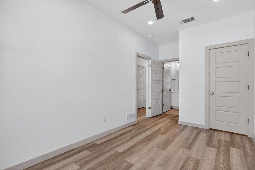 More Photos Of 3133 Cockrell Ave, Fort Worth Apartments For Sale