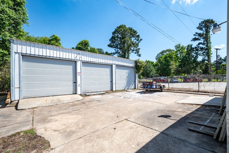 More Photos Of 14310 US-190, Onalaska General Retail For Sale