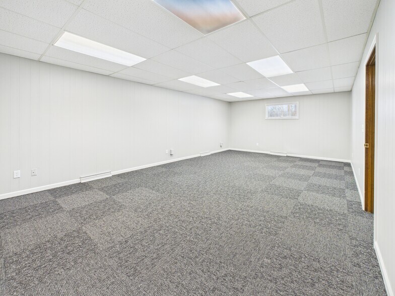 More Photos Of 427 Memorial Dr, Greenville Office For Lease