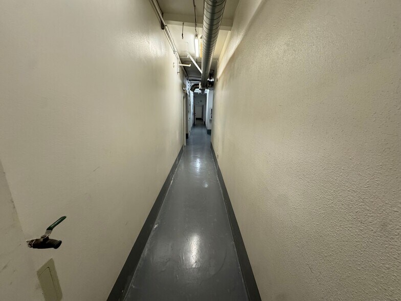 More Photos Of 3535 N Anza Rd, Palm Springs Warehouse For Lease