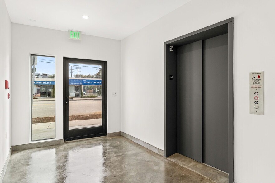 More Photos Of 4013 Sawtelle Blvd, Los Angeles Medical For Lease