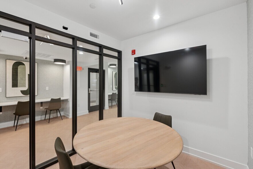 More Photos Of 922 N Broad St, Philadelphia Apartments For Lease