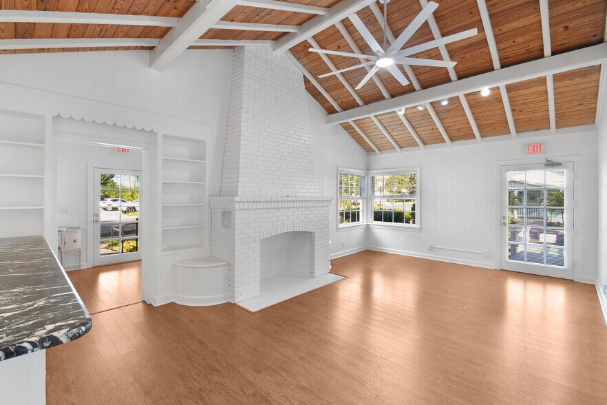 More Photos Of 300 SE Detroit Ave, Stuart Office For Lease