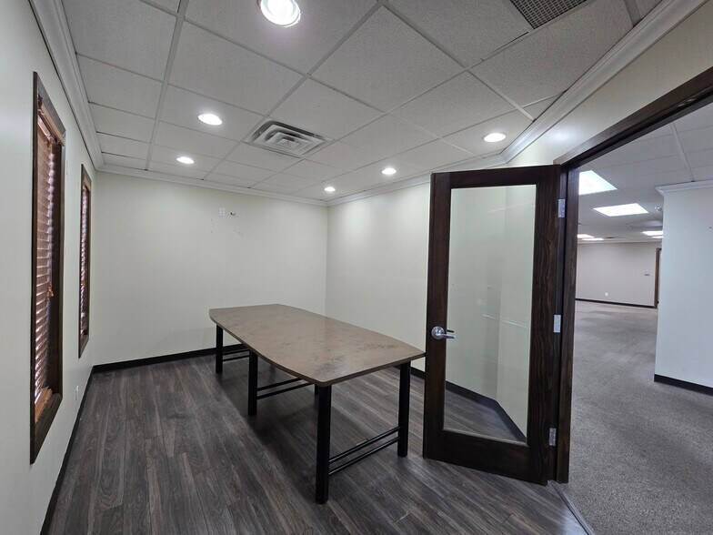More Photos Of 9721 Prairie Ave, Highland Medical For Sale