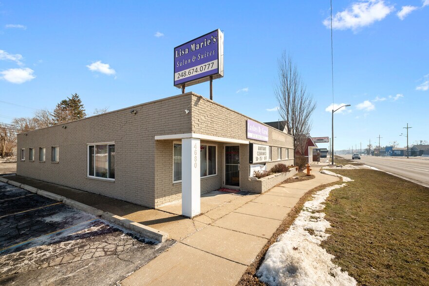 Primary Photo Of 4680 Dixie Hwy, Waterford Freestanding For Sale