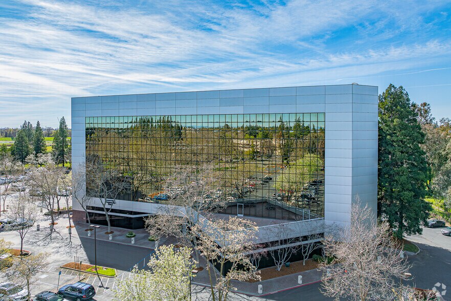 More Photos Of 1435 River Park Dr, Sacramento Office For Sale