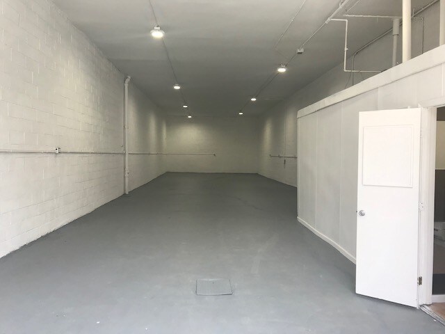 More Photos Of 159 21st St, Brooklyn Warehouse For Lease