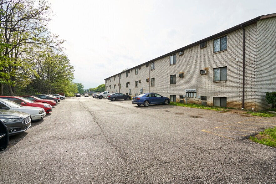 More Photos Of 888 Rosamond Ave, Akron Apartments For Sale