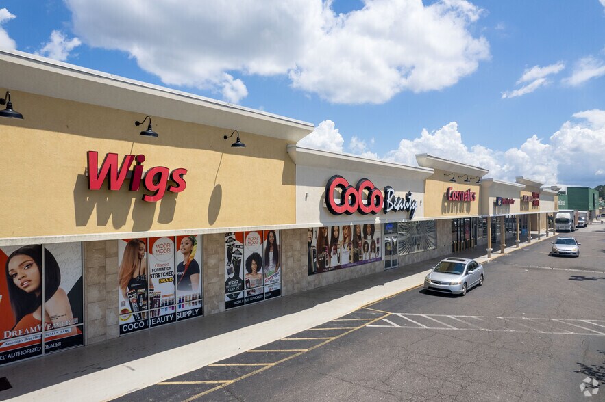 More Photos Of 5839-5909 University Blvd W, Jacksonville Storefront For Lease