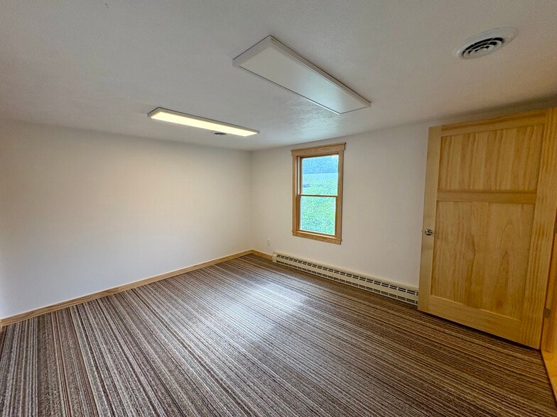 More Photos Of 9066 N Bayshore Dr, Elk Rapids Office For Lease