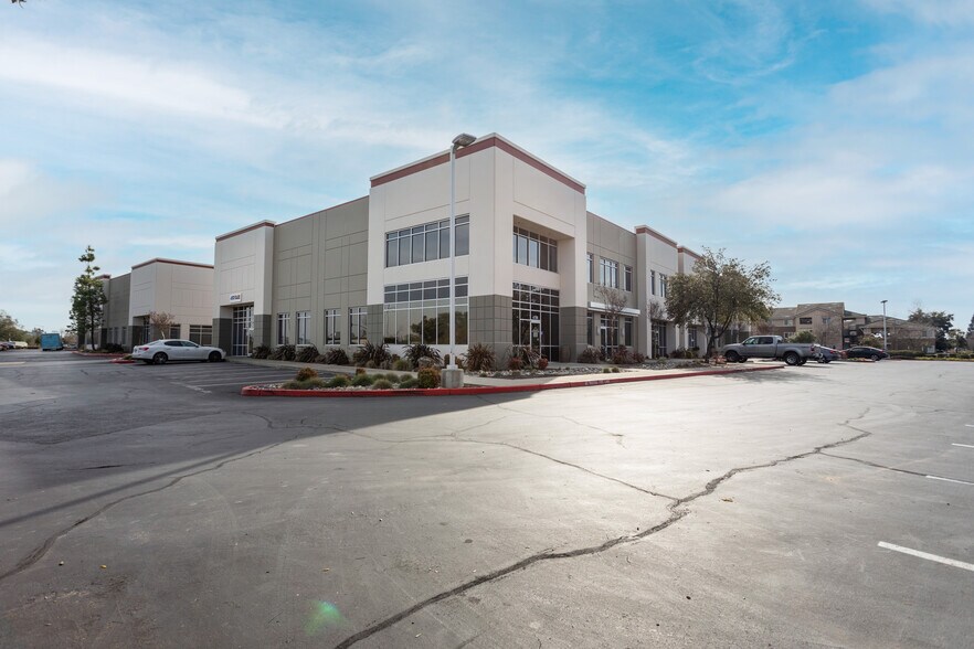 More Photos Of 4750-4794 Duckhorn Dr, Sacramento Research And Development For Lease
