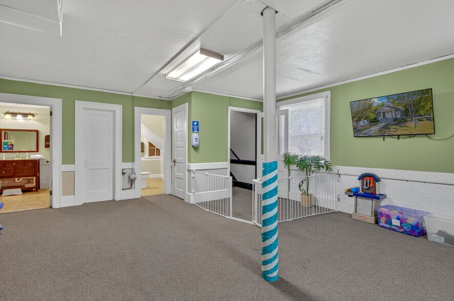 More Photos Of 2 Church St, Travelers Rest Religious Facility For Sale