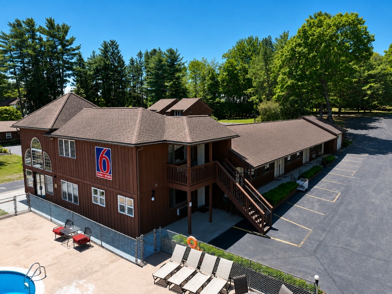 More Photos Of 1545 Us-9, Lake George Hotel For Sale