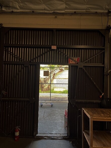 More Photos Of 7610 San Fernando Rd, Sun Valley Warehouse For Sale