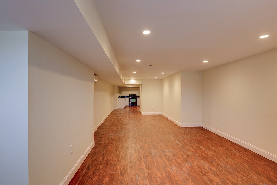 More Photos Of 1609 St. Paul St, Baltimore Office For Sale