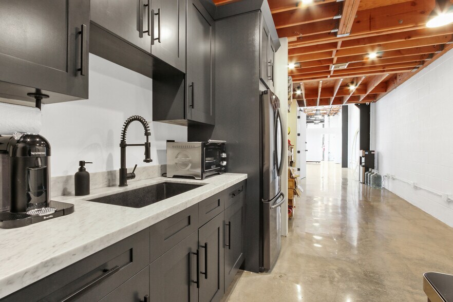 More Photos Of 1638 Colorado Blvd, Los Angeles Loft Creative Space For Sale