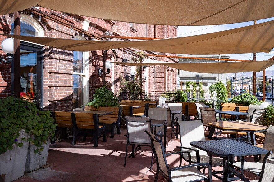 More Photos Of 311 Union St, The Dalles Restaurant For Sale