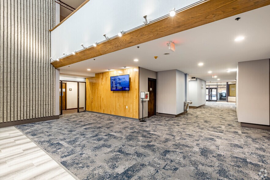 More Photos Of 4955 Steubenville Pike, Pittsburgh Office For Lease