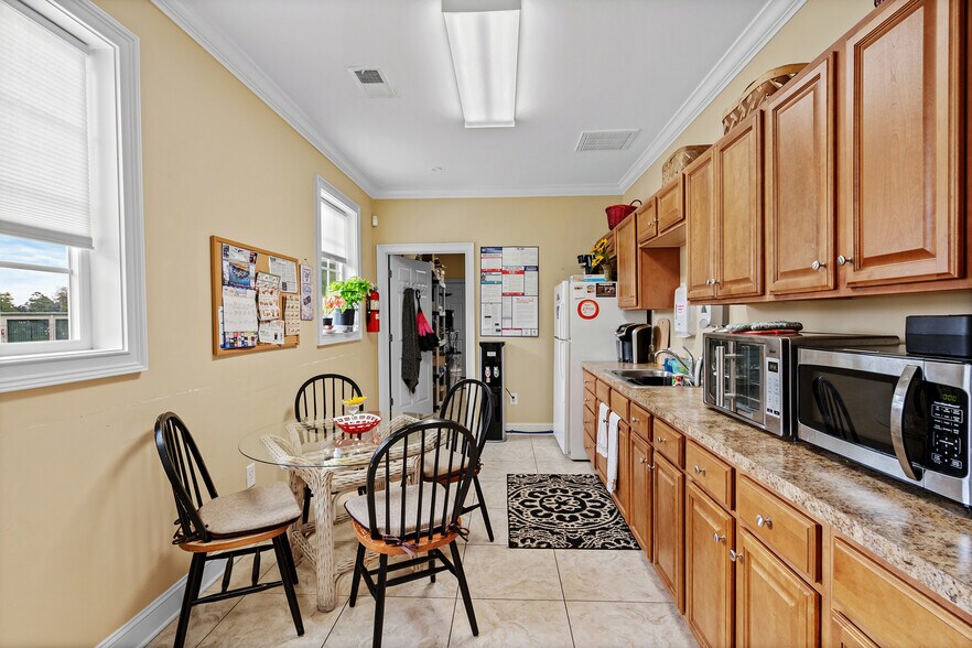 More Photos Of 3583 US-17 BUS, Murrells Inlet Medical For Lease