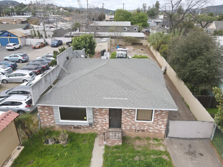 More Photos Of 9820 Maine Ave, Lakeside Freestanding For Lease