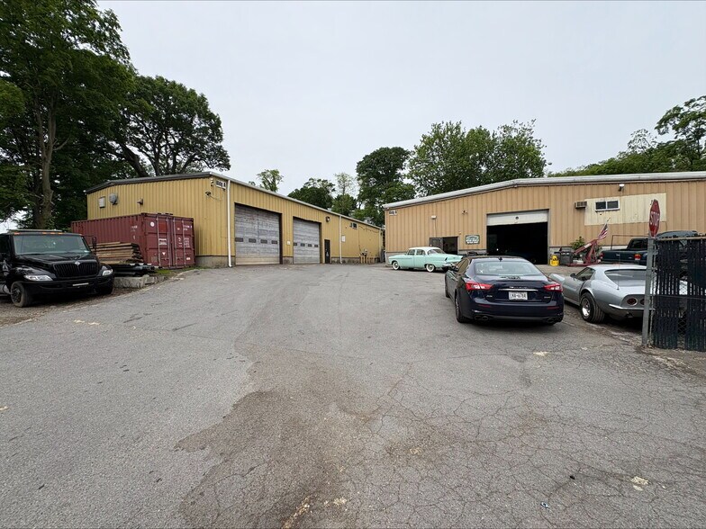 Primary Photo Of 37A Old Albany Post Rd, Ossining Warehouse For Sale