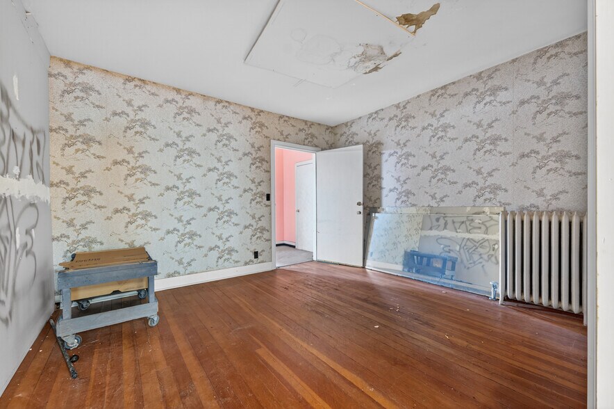 More Photos Of 209 N Main St, Belleville Medical For Sale
