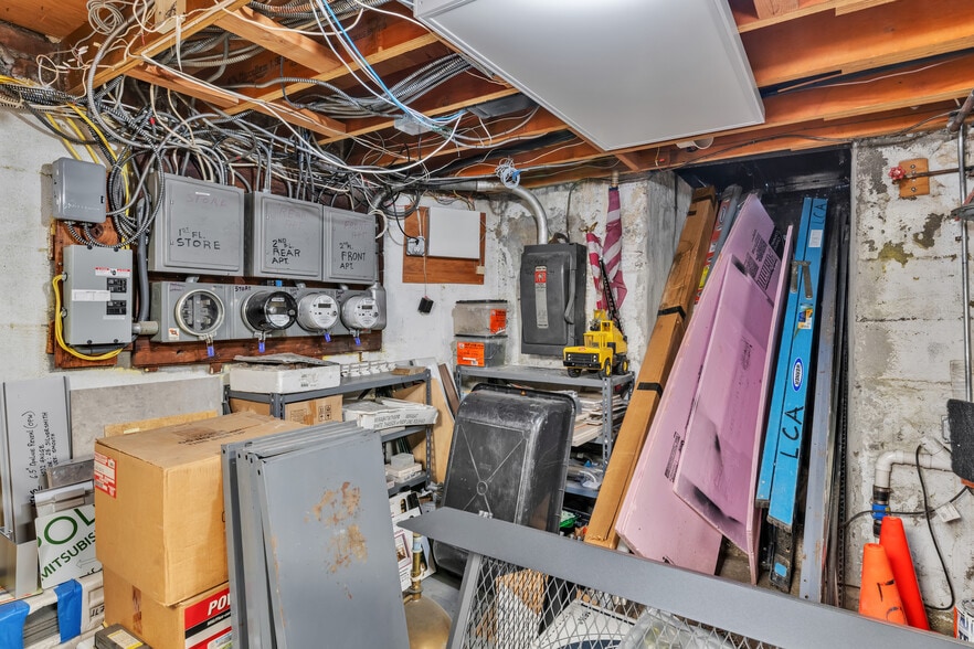 More Photos Of 322 Jericho Tpke, Floral Park Storefront Retail Residential For Sale