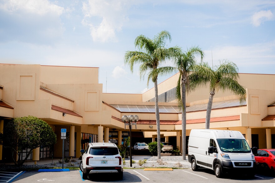 More Photos Of 500-540 W Lake Mary Blvd, Sanford Office For Lease