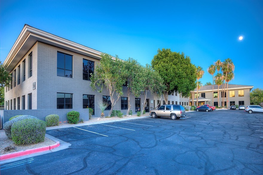 More Photos Of 706 E Bell Rd, Phoenix Office For Lease