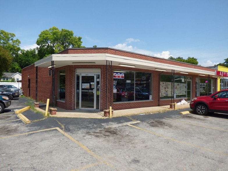 More Photos Of 8515-8519 Manchester Rd, Saint Louis General Retail For Lease