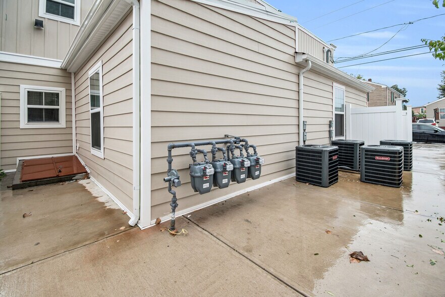 More Photos Of 202 Foundry St, Florence Apartments For Sale