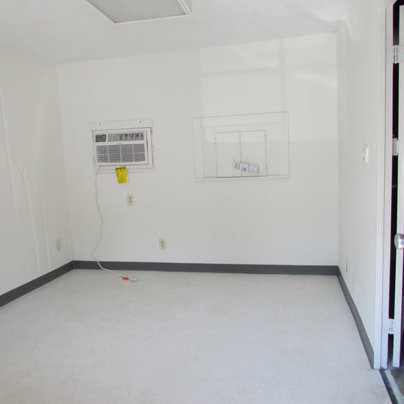 More Photos Of 605 Industrial Park Dr, Newport News Warehouse For Lease