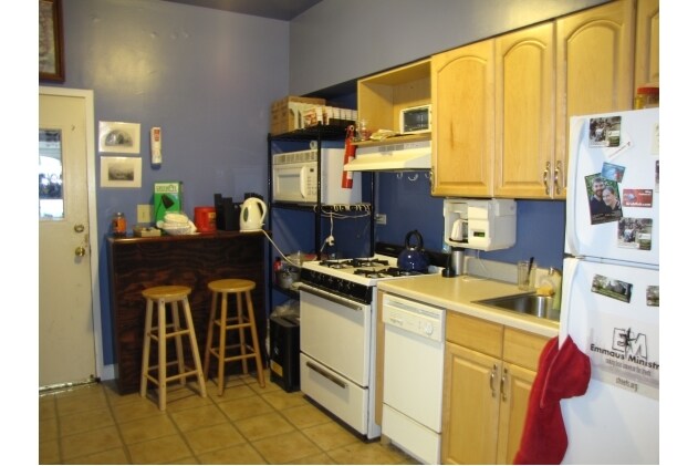 More Photos Of 921 W Wilson Ave, Chicago Apartments For Sale