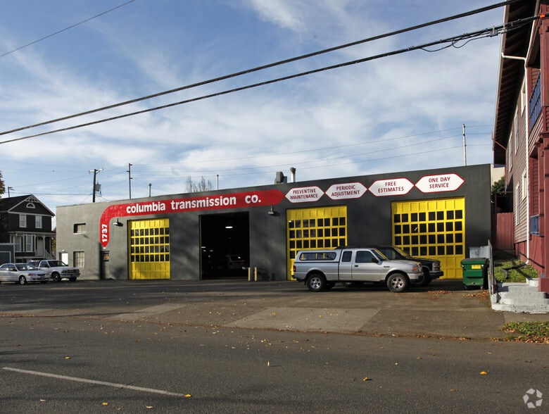 More Photos Of 1737 SE 12th Ave, Portland Service For Sale