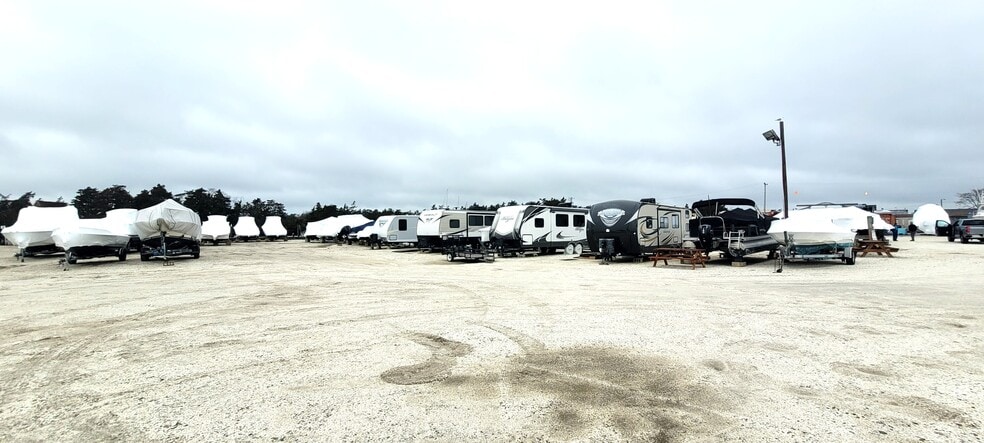 More Photos Of 470 S Green St, Tuckerton Marina For Sale
