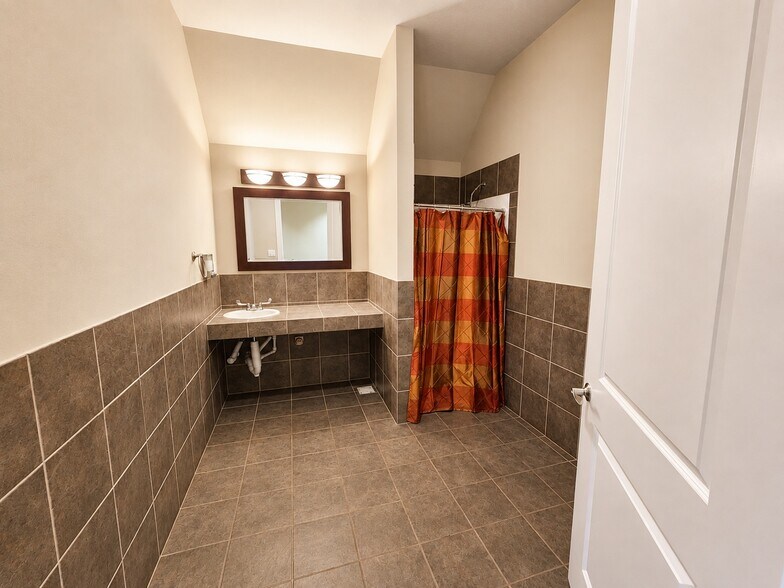 More Photos Of 305 W Spring Creek Pky, Plano Medical For Sale