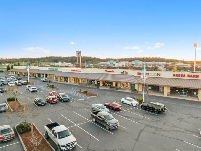 More Photos Of 1699-1981 State Highway 273, Anderson Supermarket For Sale