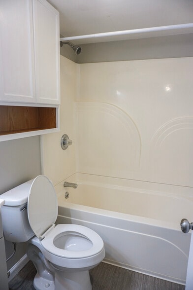 More Photos Of 2523 Cedar Ln, Knoxville Apartments For Sale