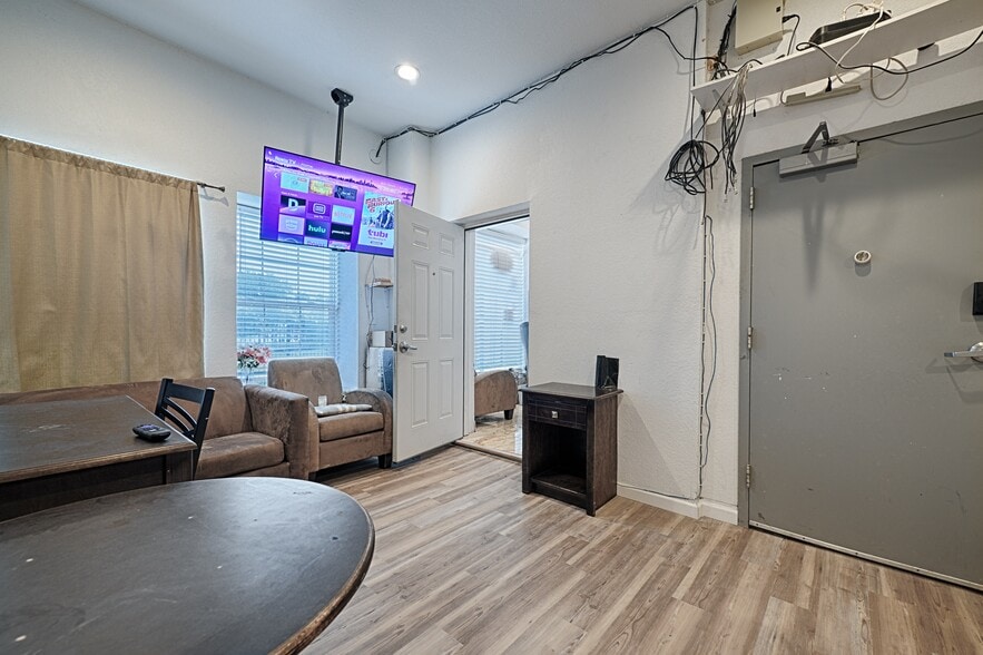 More Photos Of 110 S Main, Dilley Hotel For Sale