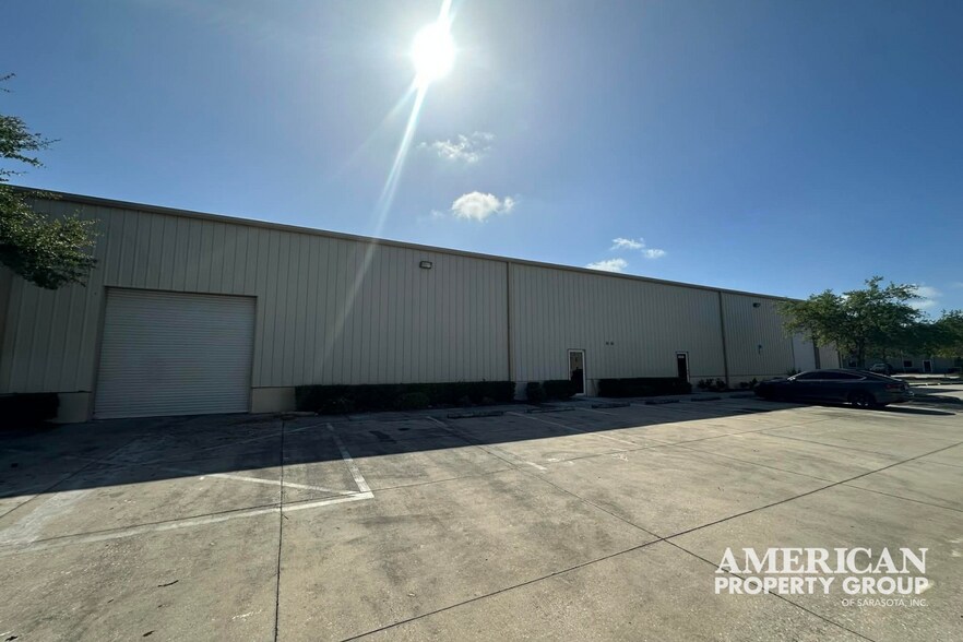 More Photos Of 2088 58th Avenue Cir E, Bradenton Warehouse For Lease