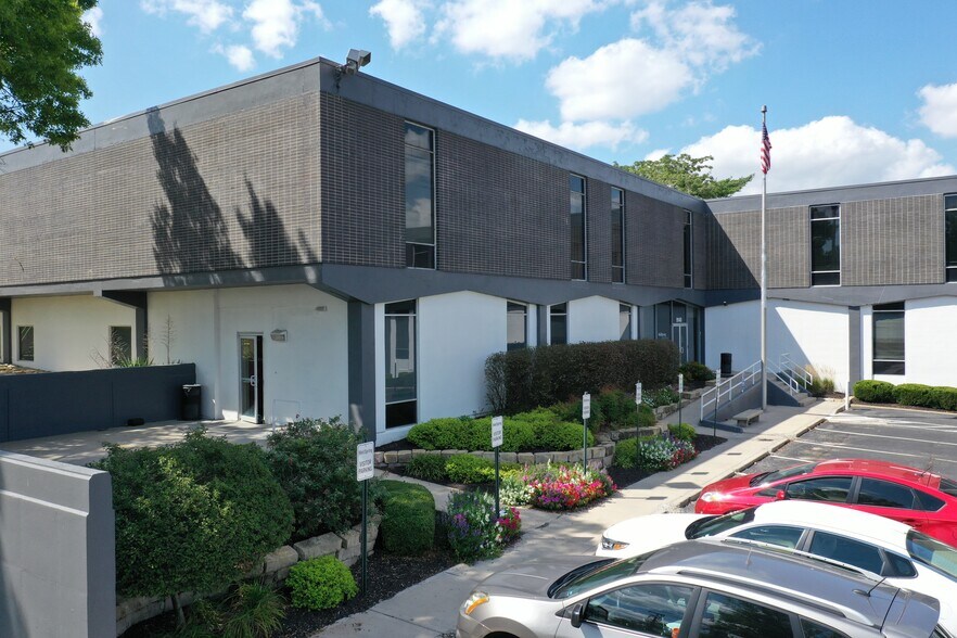 More Photos Of 9140 Ward Pky, Kansas City Office For Lease